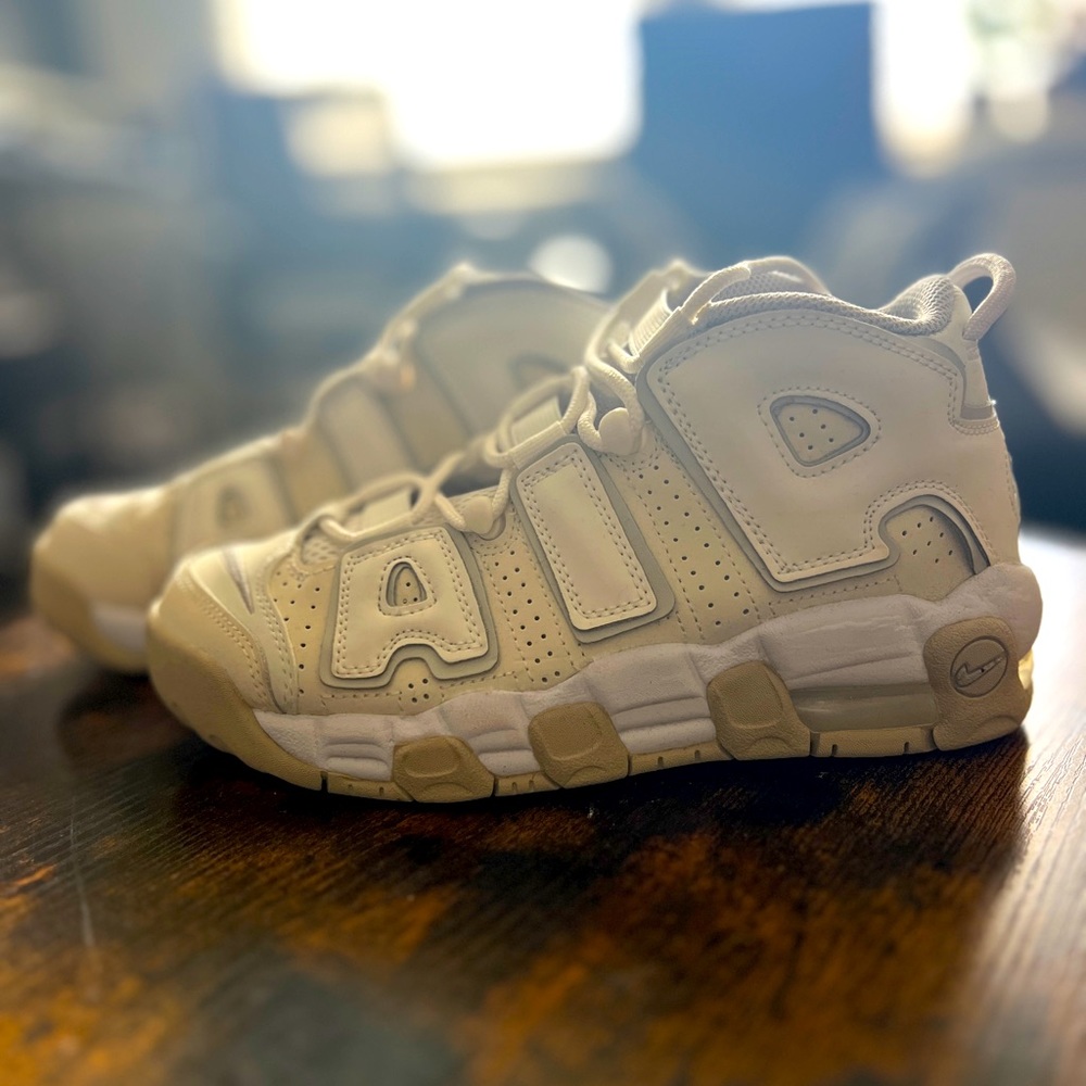 Nike “Phanthom Sand Drift” size 5Y, 4.5UK, EUR 37.5 white & beige accent trim